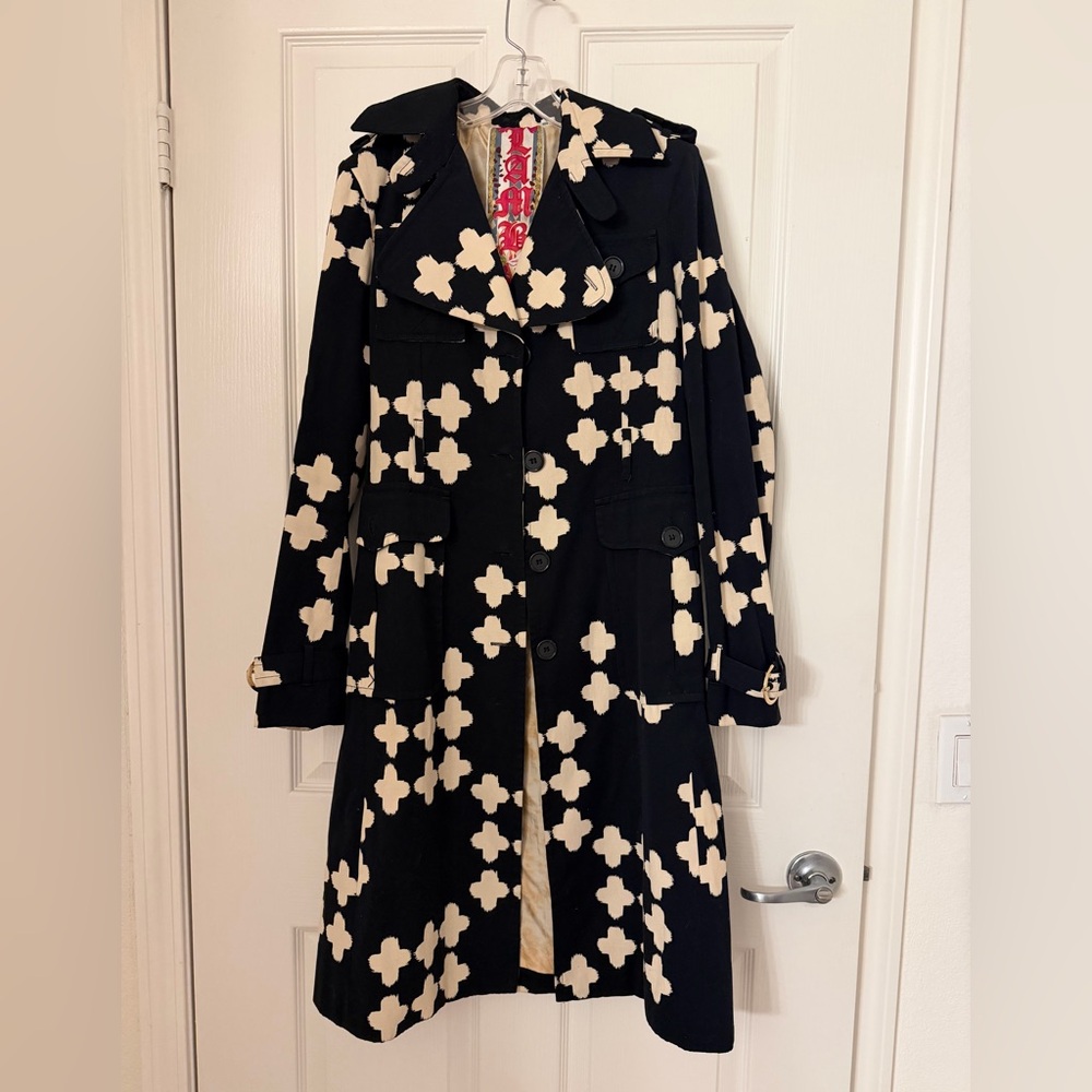 L.A.M.B. Trench Coat in size 6 (fits more like a 4) EUC